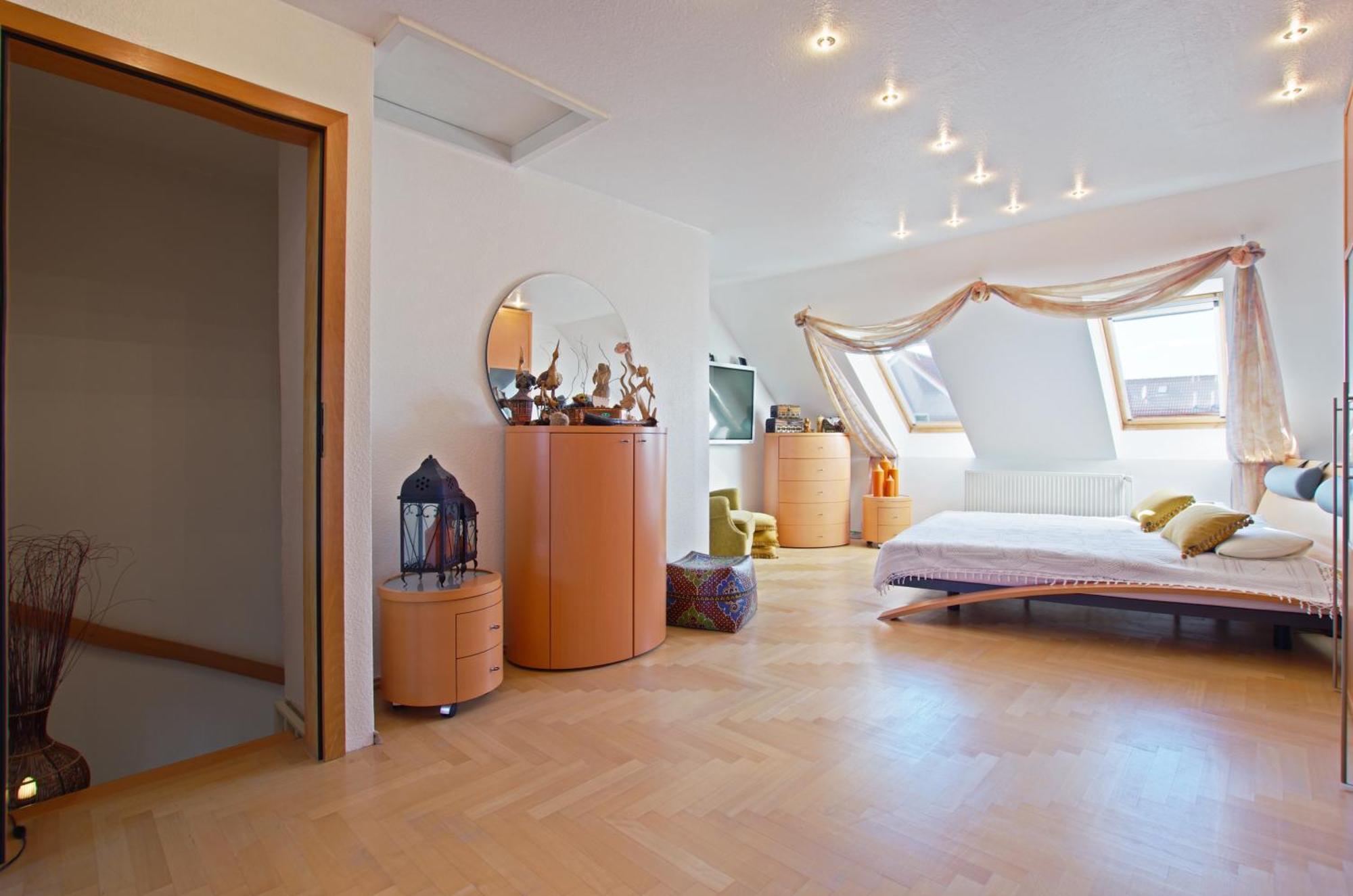 Private Rooms Near Exhibition Center Hannover Exteriör bild